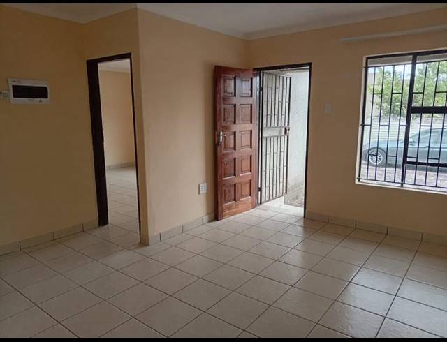 2 BEDROOM PROPERTY TO RENT IN LADANNA